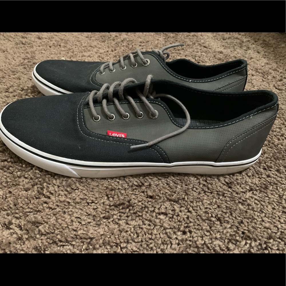 ❤️ 2/30 Levi’s shoes